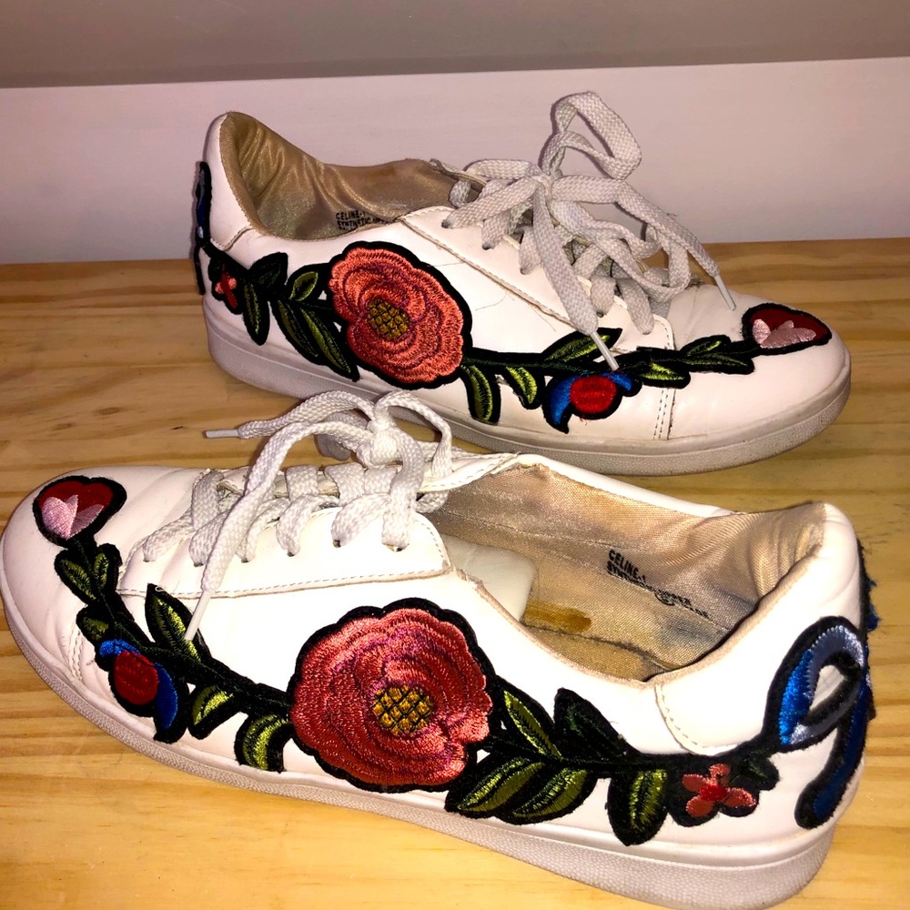 Chase and Chloe sneakers